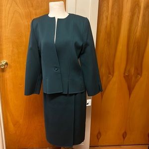 Andre Laug vintage green skirt and jacket set size 8/10.